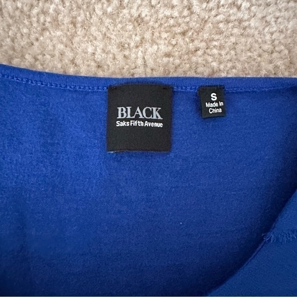 EUC Women’s Saks Black Saks Fifth Avenue Short Sleeved Top! - Picture 3 of 5